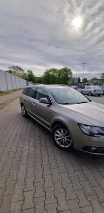 Skoda Superb cena 38500 przebieg: 247873, rok produkcji 2013 z Łowicz małe 56